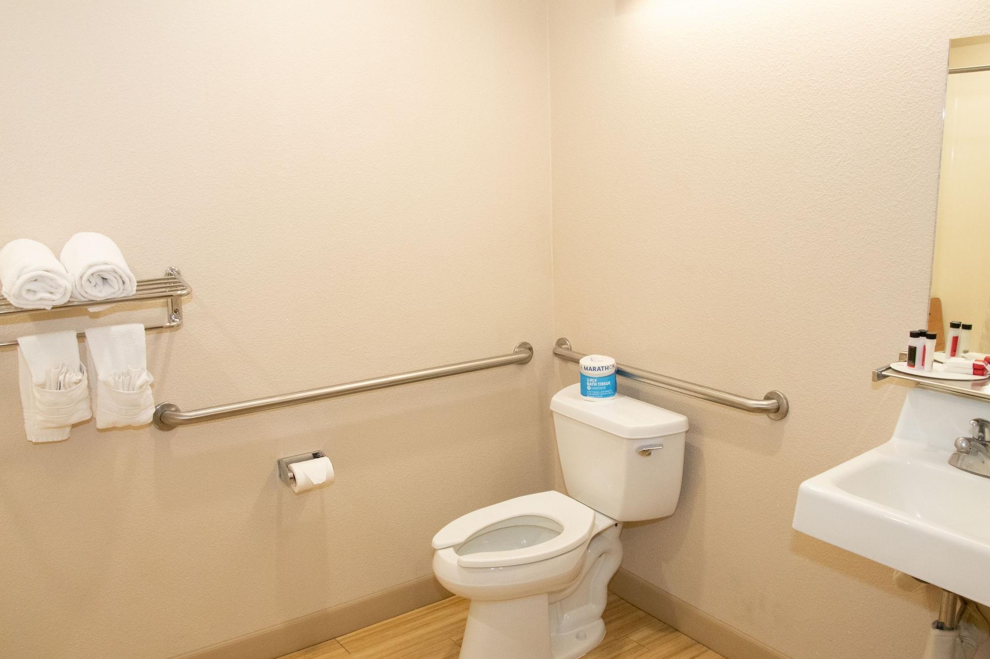 Microtel Inn & Suites Lodi Bagian luar foto